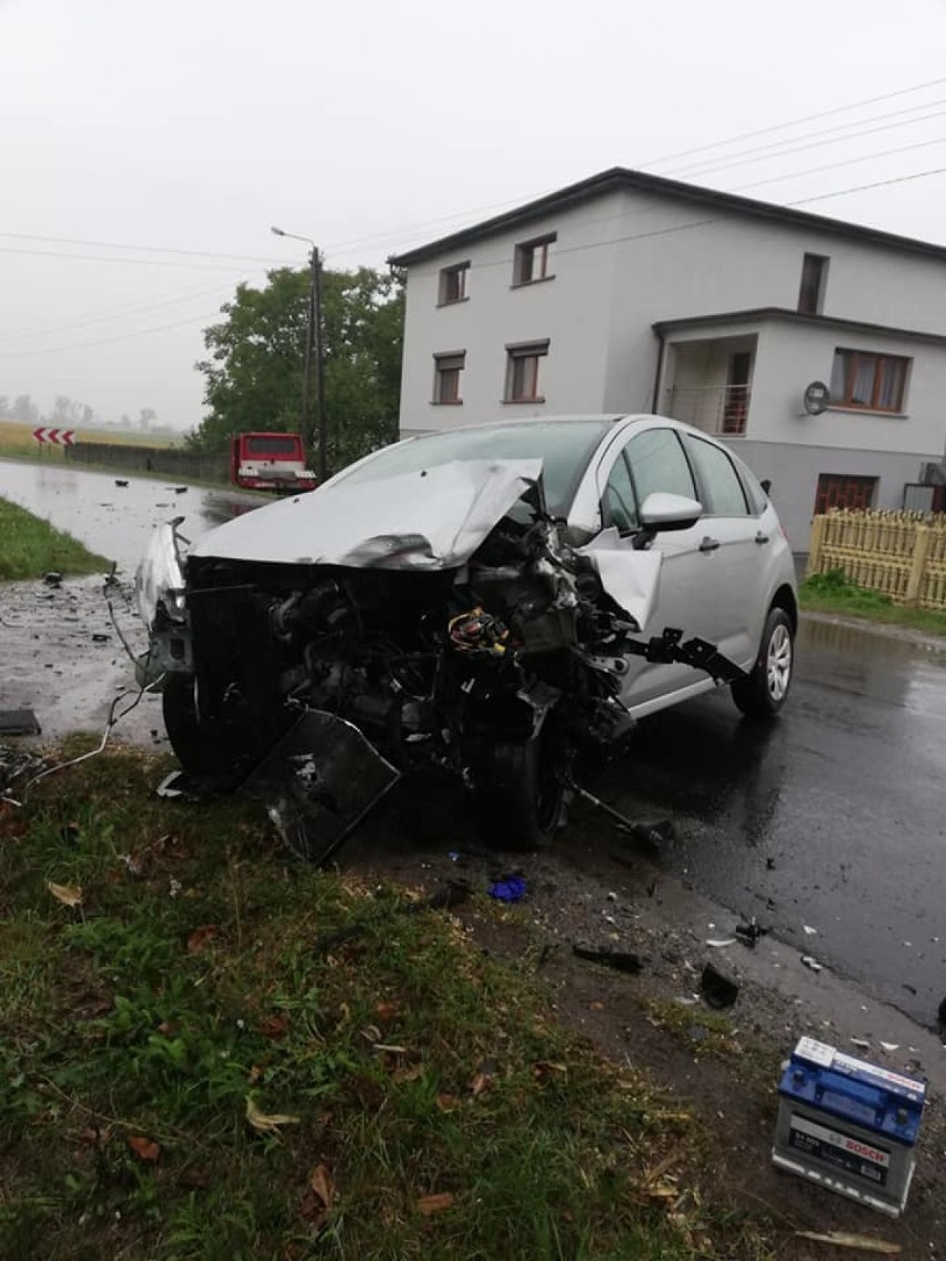 Zderzenie dwóch pojazdów na trasie Głogowa - Korytnica