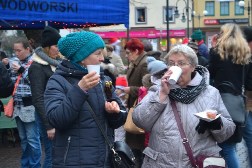 Powiat nowodworski. Tradycyjnie,na placu przed Żuławskim...