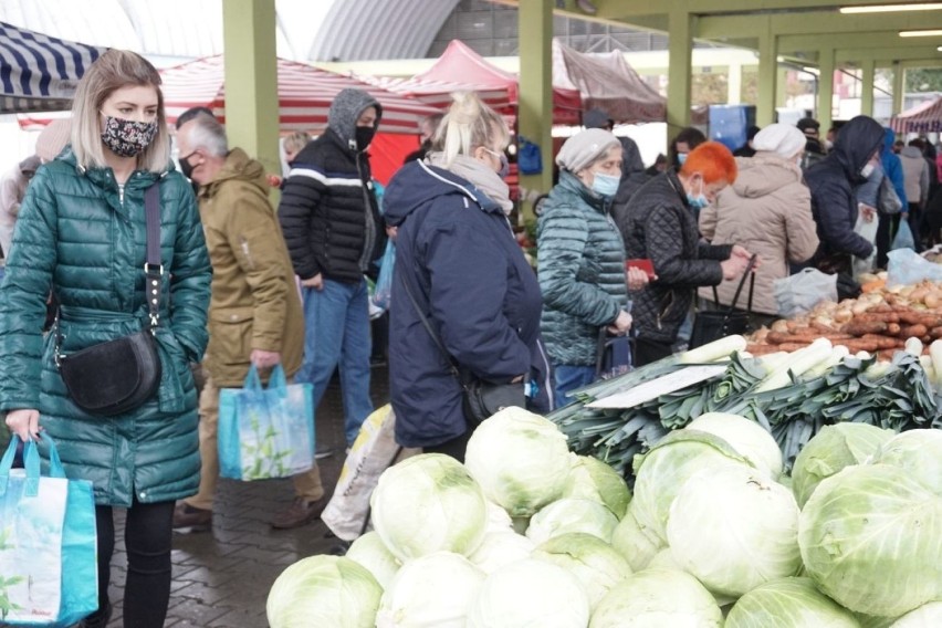 - W piątek ruch był nieco większy, ale i tak klienci...