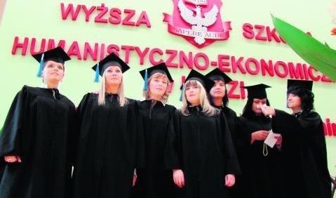 Ponad dwustu studentów informatyki z Konina nie doczeka się już absolutorium w AHE