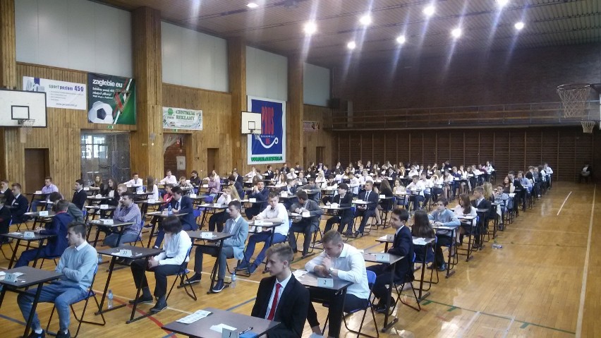 Egzamin gimnazjalny w Gimnazjum nr 18 w Sosnowcu [ZDJĘCIA]