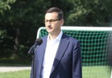 Premier Mateusz Morawiecki dotrzymał słowa: młodzież ma boisko w Tychach
