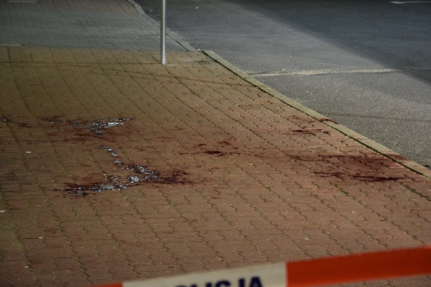 Osiemnastoletni nożownik zaatakował o 20 lat starszego mężczyznę. Poszło o kobietę? (FOTO)