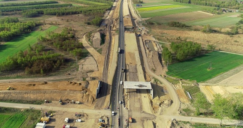 W maju prace na budowie autostrady A1 (17 - km odcinek E)...