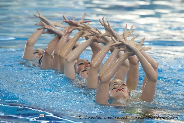 W czwartek w Termach Maltańskich zakończone zostały eliminacje Mistrzostw Europy Juniorek w Pływaniu Synchronicznym.


Zobacz więcej: Eliminacje Mistrzostw Europy Juniorek w Pływaniu Synchronicznym Poznań 2013 [ZDJĘCIA]