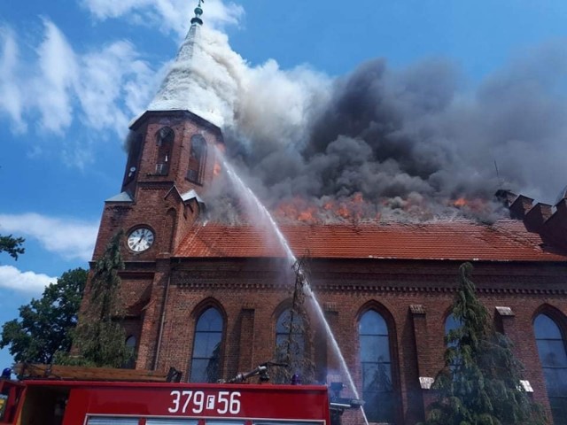 Pożar kościoła w Lutolu Suchym był dla ludzi tragedią, ale już działają na rzecz odbudowy. W sobotę była wspólna zabawa z odpustem, w niedzielę będzie wielka zbiórka we wszystkich parafiach