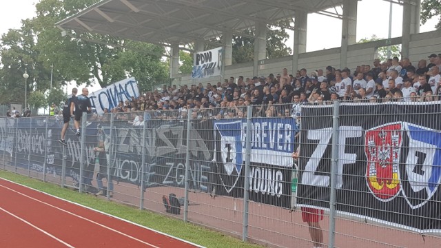 Rozpoczęła się runda jesienna piłkarskiej klasy okręgowej. Zawisza Bydgoszcz walczył  na wyjeździe z Promieniem Kowalewo Pomorskie. 

Niebiesko-czarni, jak zwykle mogą liczyć na doping swoich najwierniejszych kibiców. 

Mecz zakończył się zwycięstwem Zawiszy 1:0.