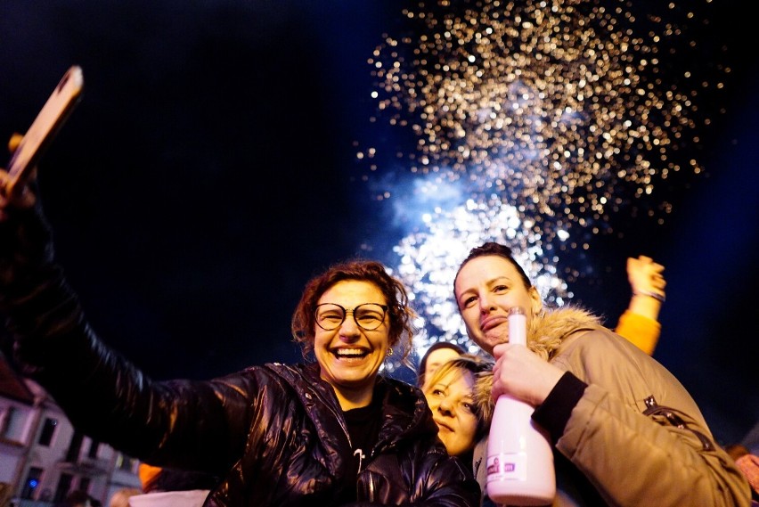 Co to był za Sylwester! Tłumy powitały Nowy Rok w Kazimierzu Dolnym. Zobacz zdjęcia