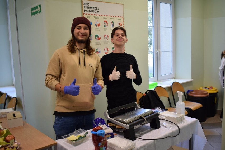 Malbork. Akcja charytatywna w Technikum nr 3. Młodzież pomogła siostrze kolegi, a chętni nadal mogą wesprzeć Zuzię