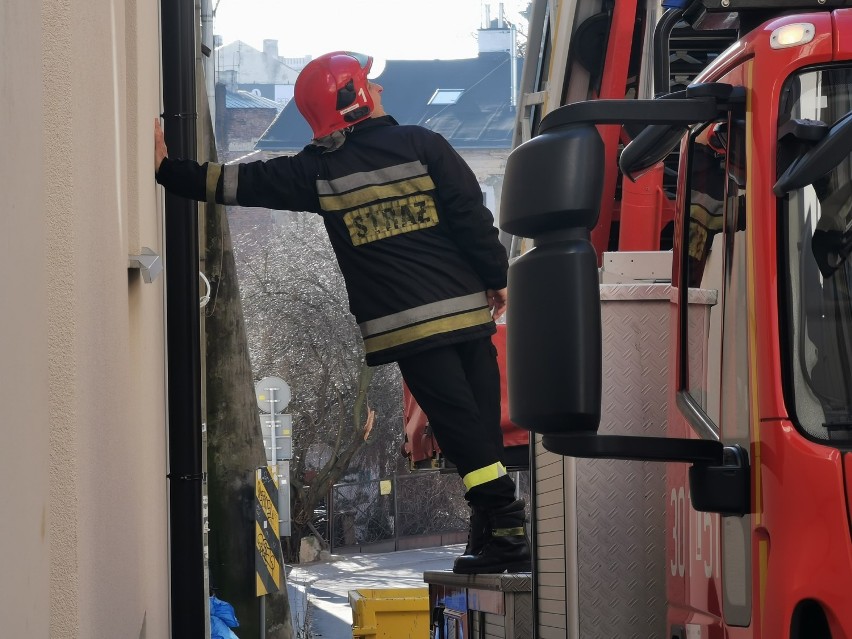 Strażacy na ul. Żmigród w Lublinie sprawdzali sprzęt i możliwość prowadzenia działań. Zobacz zdjęcia