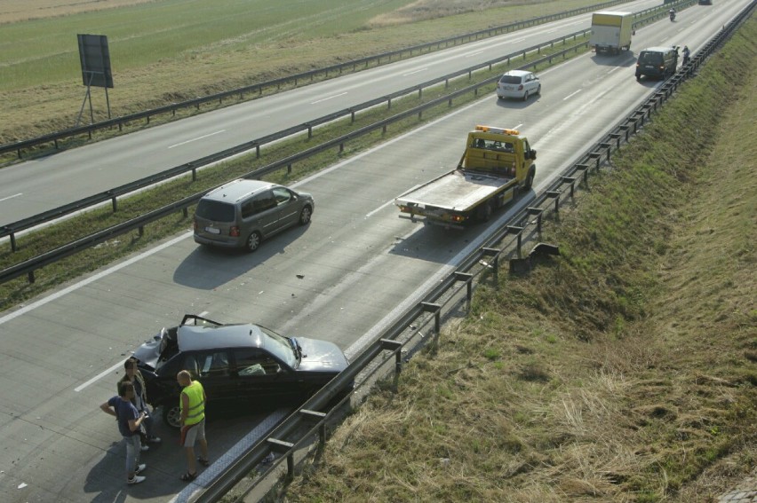 Wypadek na A4. Zderzyły się trzy samochody (FOTO)