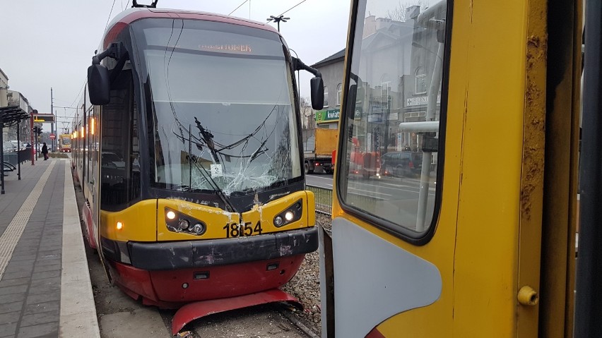 Wypadek na Kościuszki w Łodzi. Zderzyły się dwa tramwaje [ZDJĘCIA,FILM]