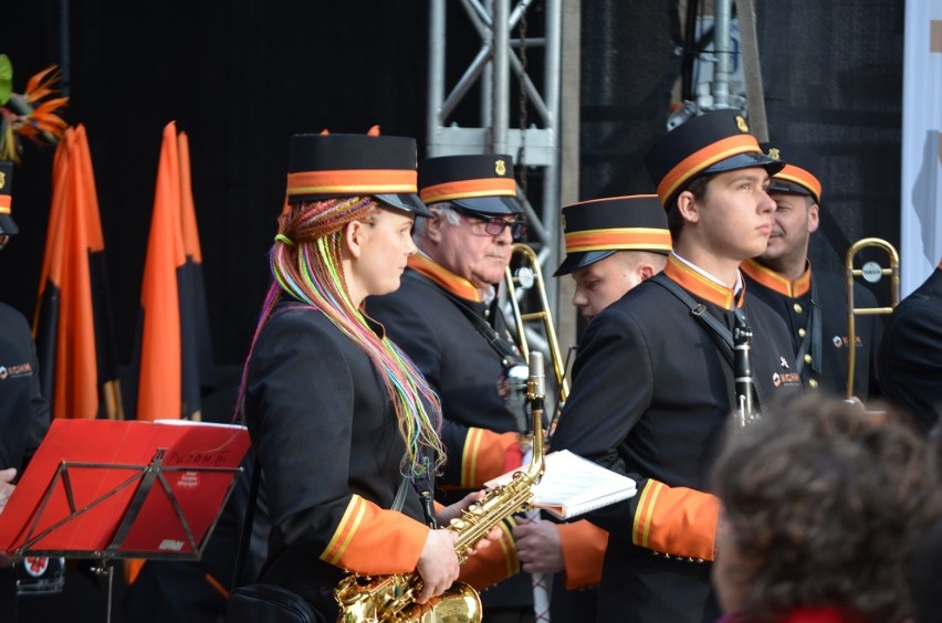 Koncert KGHM w Głogowie - Zespół Raz, Dwa, Trzy i Icon Orkiestra - Hubert Kowalski. ZDJĘCIA/FILMY