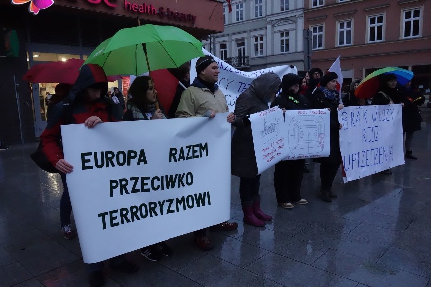Pikieta przeciwko ksenofobii w Łodzi [ZDJĘCIA]