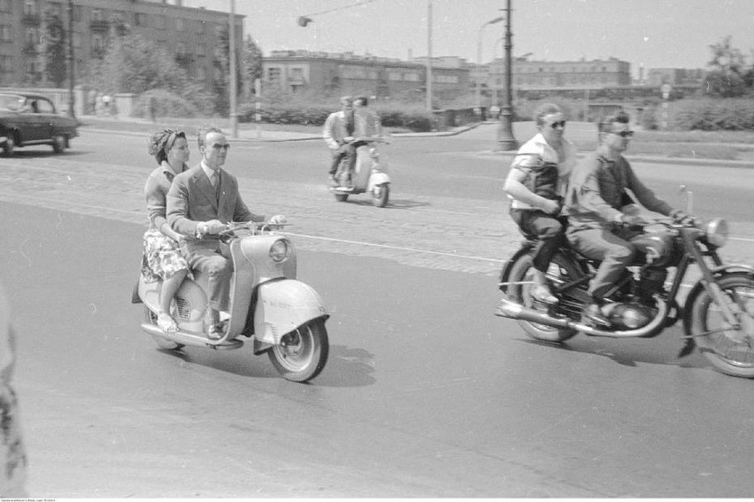 Sezon motocyklowy w Polsce na dawnych fotografiach