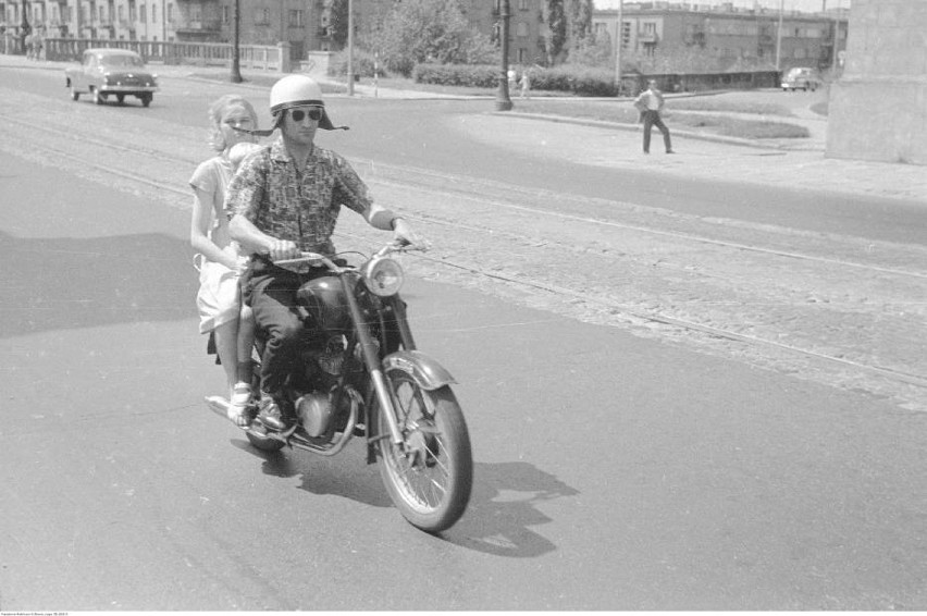 Sezon motocyklowy w Polsce na dawnych fotografiach