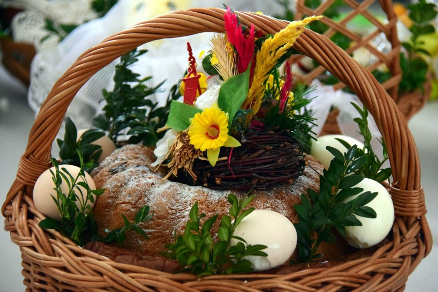 Unia Przedsiębiorczych i prezydent Krosna zaprosili krośnian na święcenie pokarmów na Rynku [ZDJĘCIA]