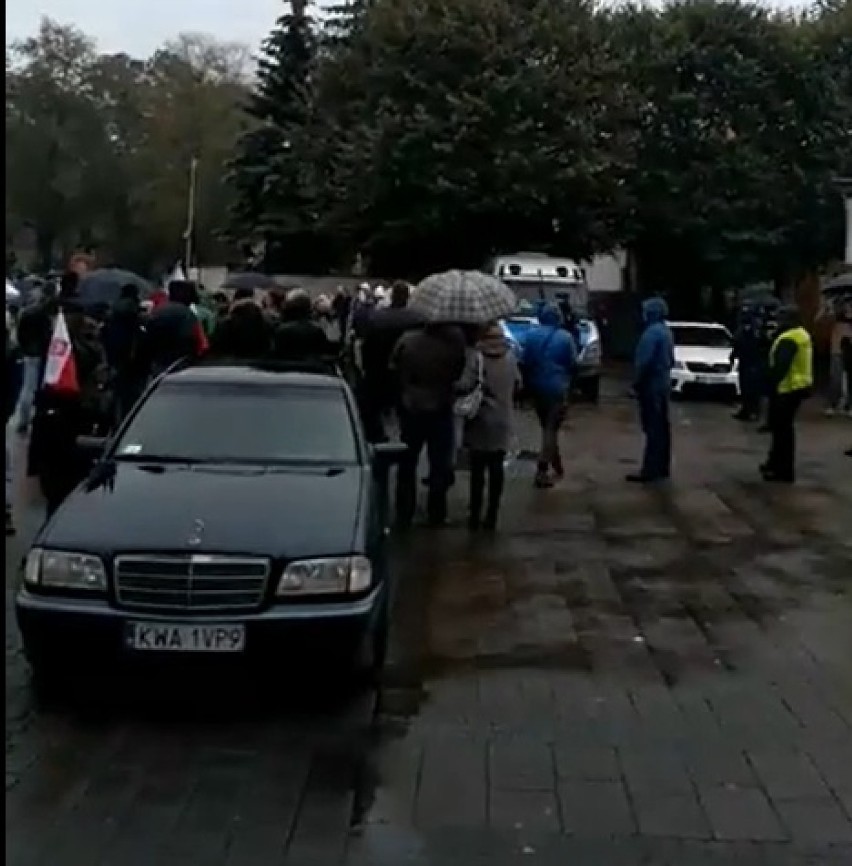 Protest antycovidowców w Andrychowie