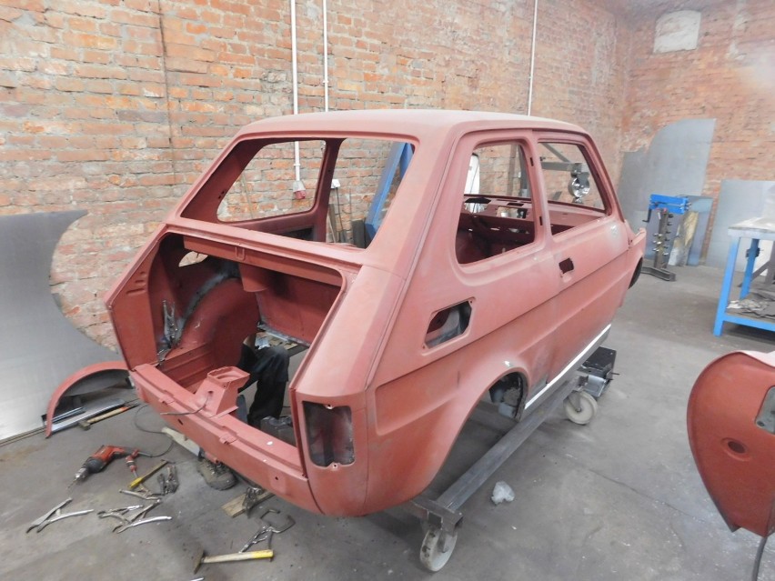 Fiat 126p dla Toma Hanksa bez tajemnic [ZDJĘCIA]