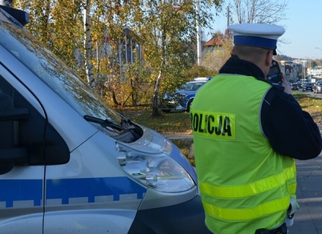 Chocz. Nastolatek gnał audi przez wieś jak szalony! Musiał pożegnać się z "prawkiem"