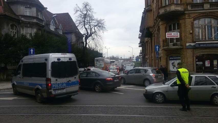 Alarm bombowy w Katowicach na Placu Wolności