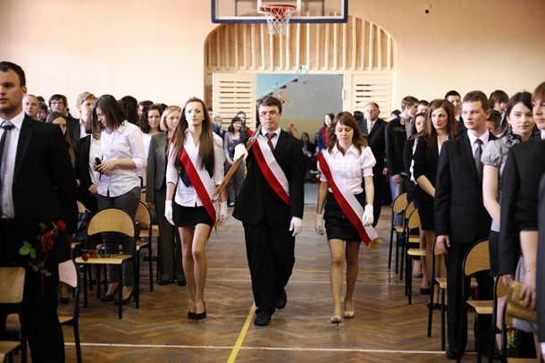 Oleśnica: Pożegnanie absolwentów w I LO (ZDJĘCIA)