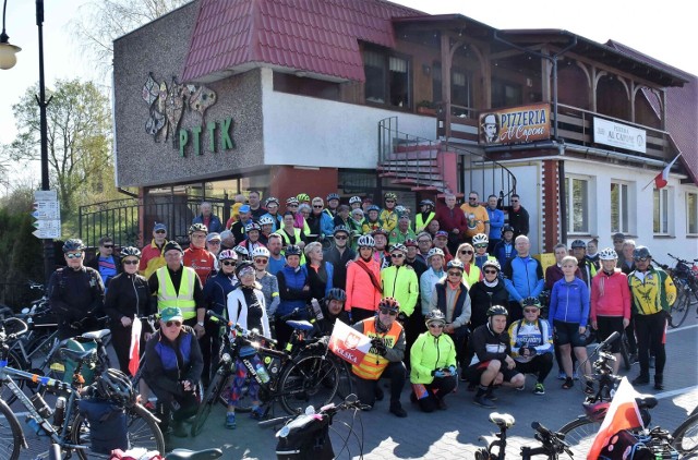 Odbył się kolejny z zaplanowanych na br. rajdów rowerowych, podczas którego turyści zbierali punkty na odznakę jubileuszową z okazji 600-lecia nadania praw miejskich Kruszwicy. W imprezie uczestniczyło 85. rowerzystów