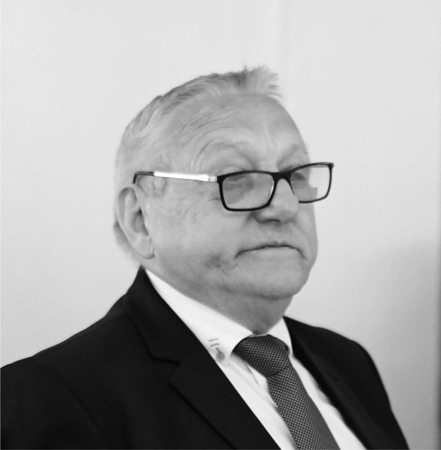 Jerzy Piechocki był nauczycielem, trenerem, ale także radnym Rady Miejskiej w Lipnie  w latach 2014-2018.