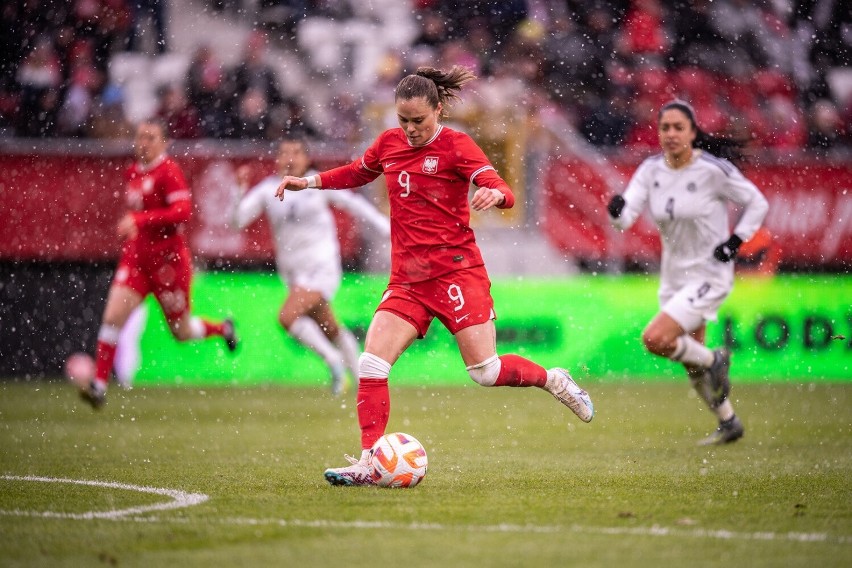Reprezentacja Polski kobiet występuje w Lidze Narodów UEFA w...
