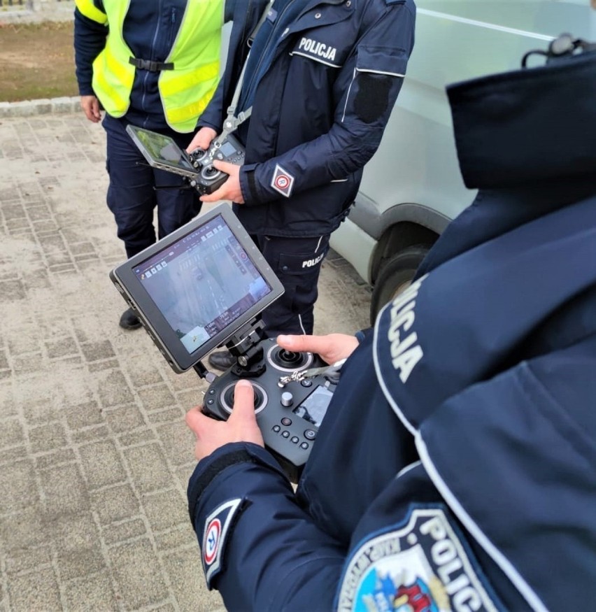 Nowy Sącz. Policyjny dron czuwał nad przestrzeganiem przepisów. Wystawiono kilkadziesiąt mandatów karnych