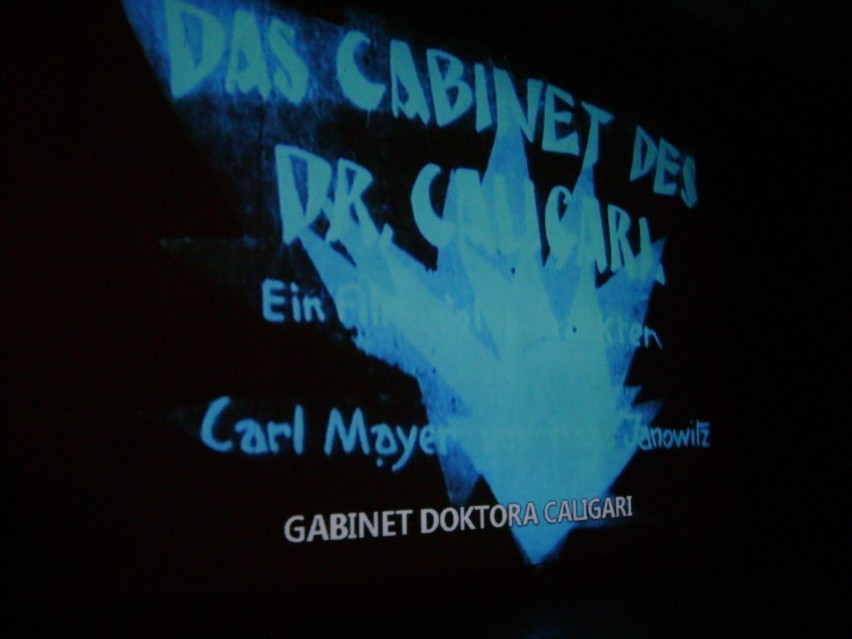 Pierwsza projekcja sobotniego wieczoru to film "Gabinet...