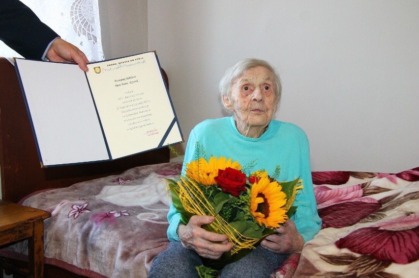 Maria Krystek z Perzyc skończyła 102 lata! [ZDJĘCIA]