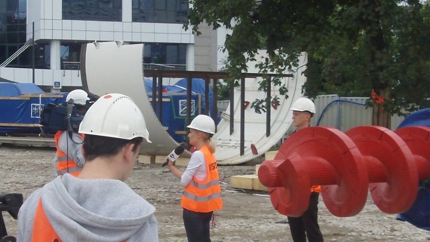 Wiertło TBM i część obudowy tunelu