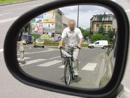 Nie wszyscy rowerzyści jeżdżący po naszych ulicach są trzeźwi.  RAFAŁ JAKOKTOCHCE