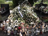 Kraków. Policja zatrzymała mężczyznę, który zdewastował grób Patryka P. na cmentarzu w Grębałowie