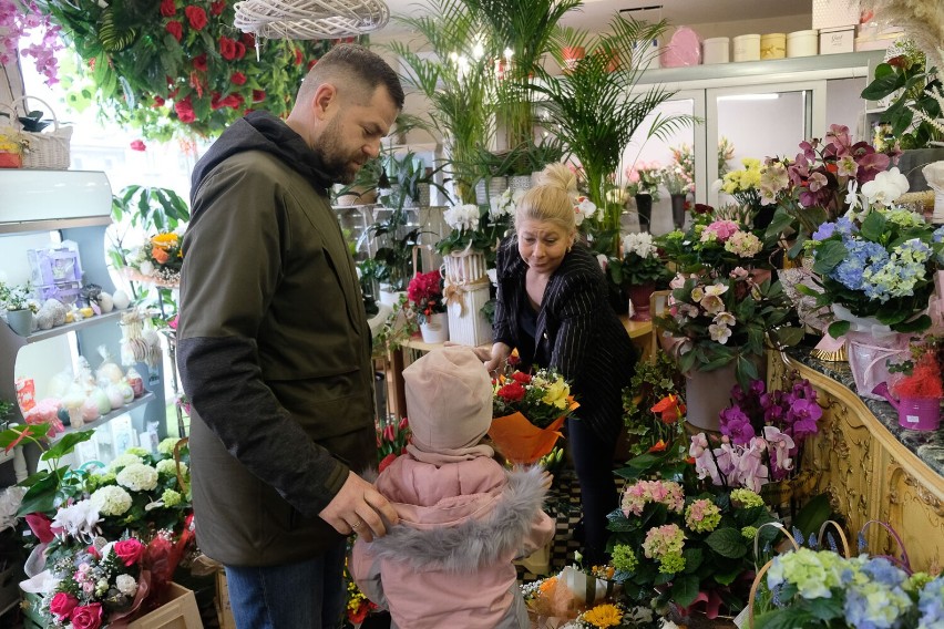 Dzień Kobiet świętujemy 8 marca. Tego dnia kwiaciarnie...