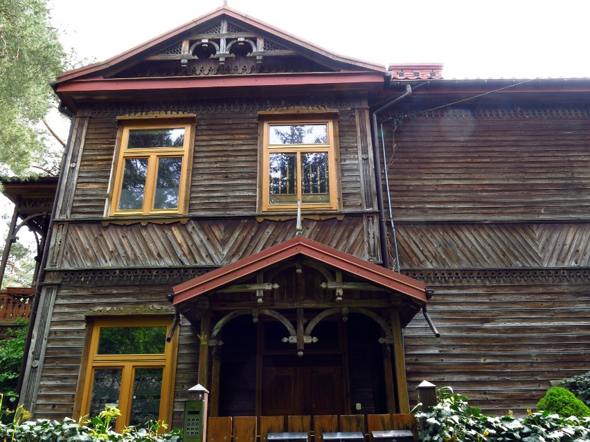 Willa Lodusieńska to piękny, drewniany dom znajdujący się na...