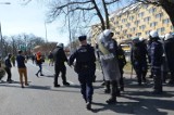 Głogów: Trwa prokuratorskie śledztwo po ulicznym proteście kibiców. Trójka pokrzywdzonych złożyła zeznania