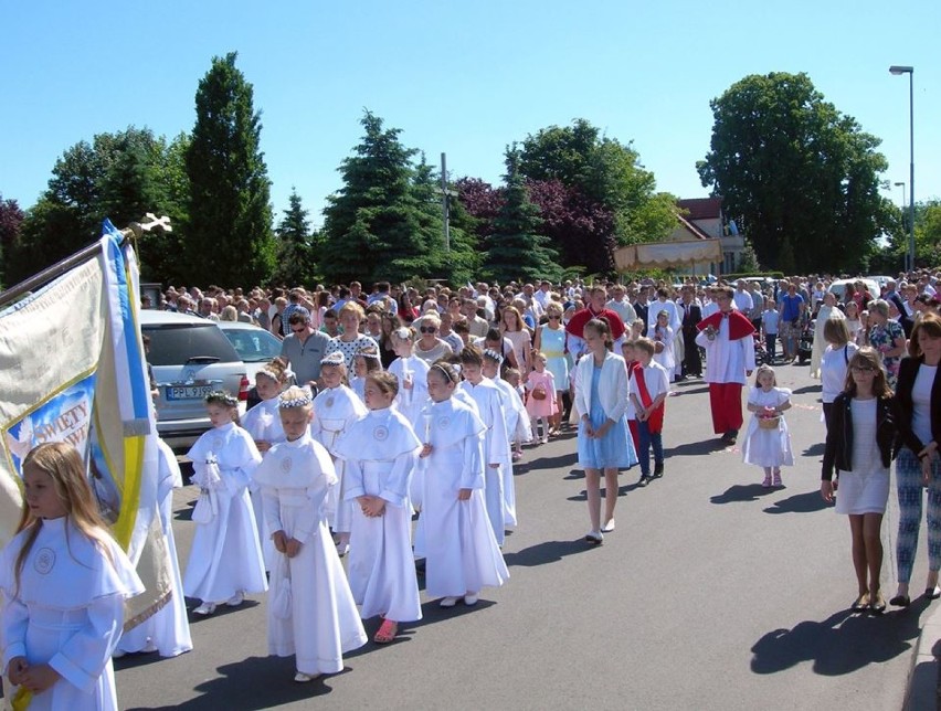 Boże Ciało w parafii św. Floriana w Pleszewie