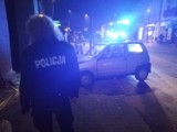 Pijany kierowca w Radomsku. Uciekał przed policjantami, wjechał w ścianę kamienicy