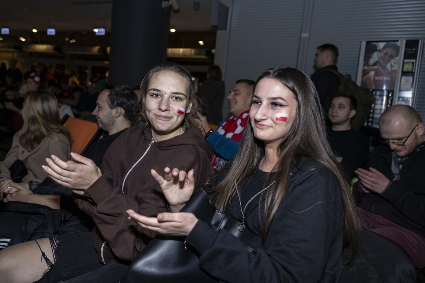 Tak kibicował Kraków podczas meczu Polska - Argentyna! Wielkie emocje w strefie kibica w Tauron Arenie. Zobaczcie zdjęcia