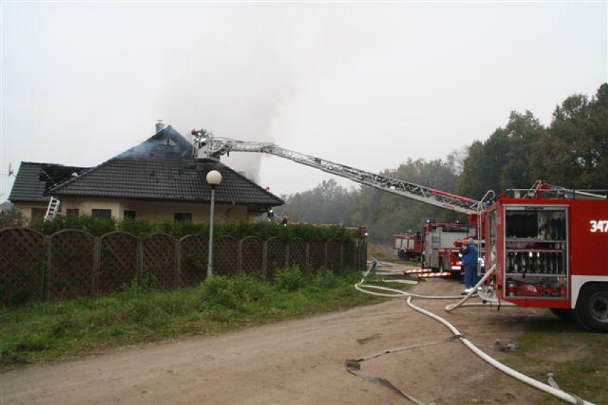 Pożar w Płotach. Palił się dom jednorodzinny