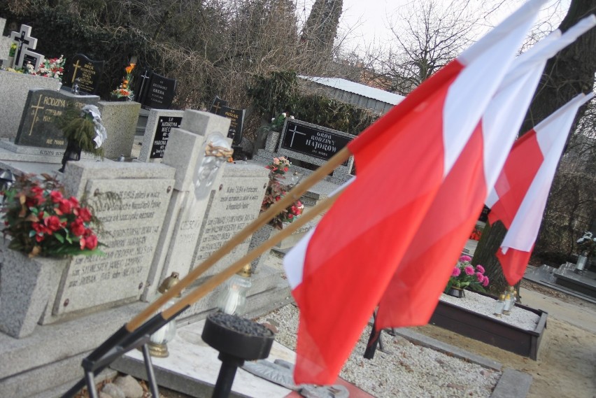 Narodowy Dzień Pamięci Żołnierzy Wyklętych 2018: Złożenie kwiatów pod pomnikiem Poległych pod Benicami [ZDJĘCIA]