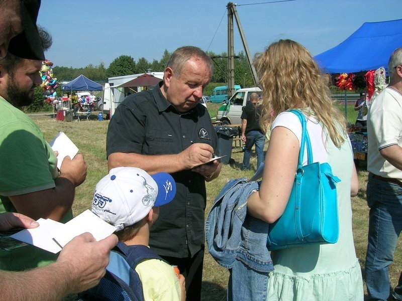 Prezes Władysław Komarnicki, zagadnięty o sympatie...