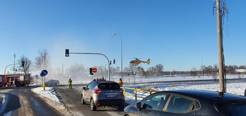 Wypadek na DK 11 w Budzyniu. Helikopter zabrał poszkodowaną do szpitala 