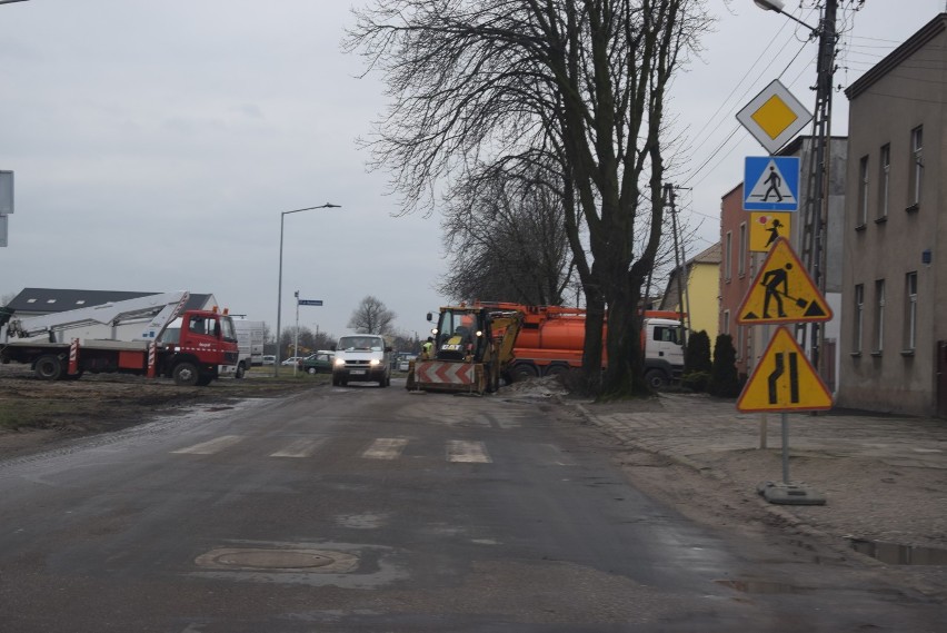 Utrudnienia przy ulicy Nacławskiej w Kościanie. Awaria wodociągu FOTO