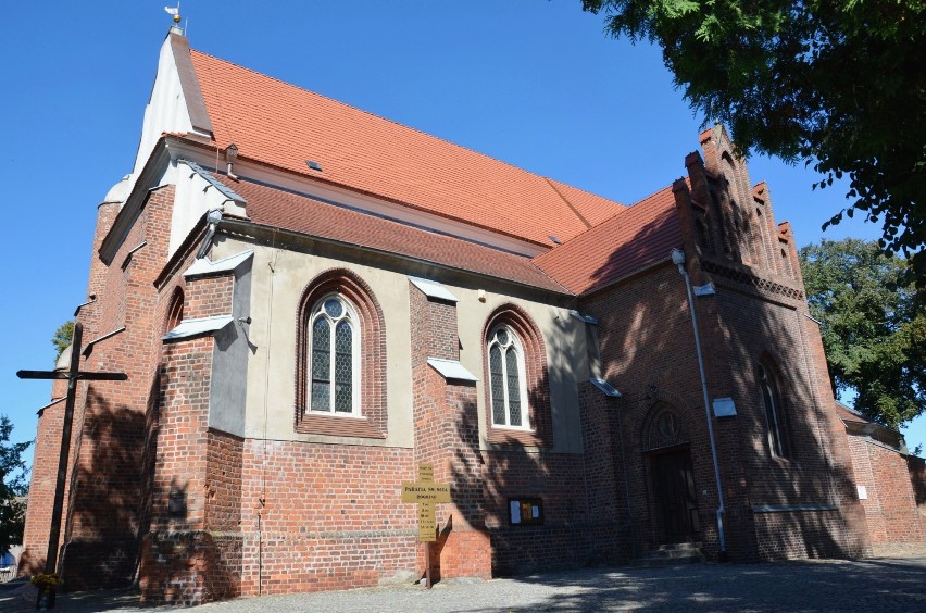 W murach kościoła św. Wita w Rogoźnie doliczono się aż 308...