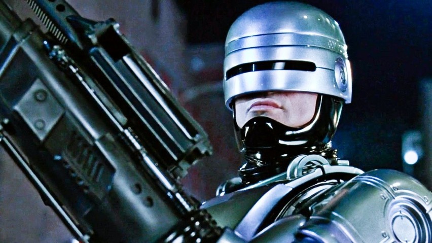 7. "RoboCop" (1987)
W kinie Sci-Fi wszystko jest możliwe,...