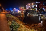 Śmiertelny wypadek na Mazowszu. 27-latek zginął, 20-latka trafiła do szpitala po czołowym zderzeniu dwóch aut