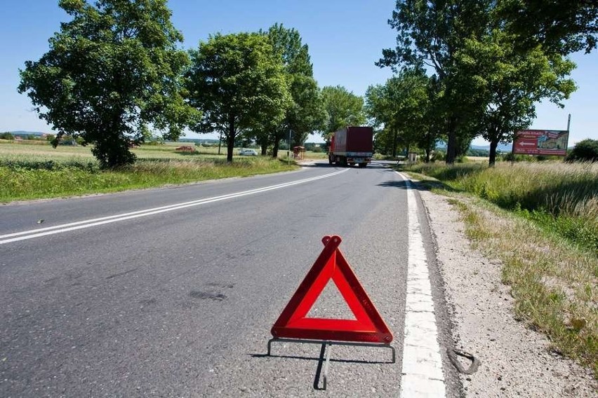 Wypadek na krajowej 35. Objazd przez Komorów.